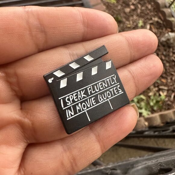 ✨Movie Set Clapboard Enamel Pin Speak Fluently In Movie Quotes Brooch Black Film - Picture 2 of 6